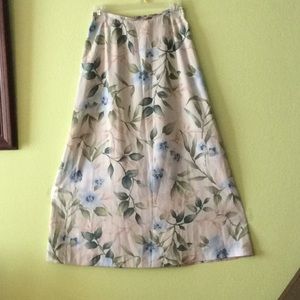 Jaclyn Smith NWOT Easter Spring Summer Skirt Allover Flowers